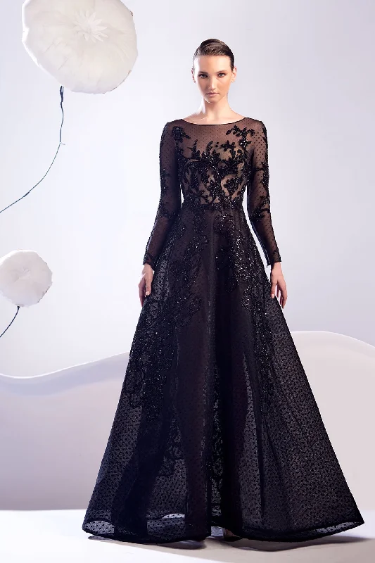 Embroidered dress on polka dots tulle